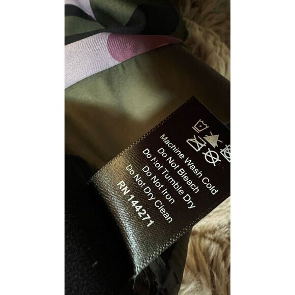 COR by Ultracor Camo Collegiate Legging Blush Patent Nero XSmall EUC,$185 - Picture 8 of 14